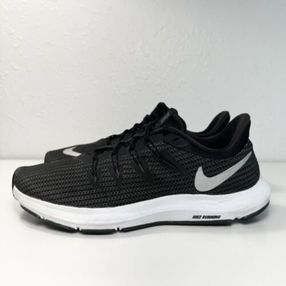 Nike Womens Quest Running Shoes Size 6 Black Athletic Lace Up AA7412-001
